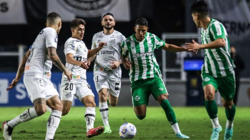 O jogo, que teve a atmosfera de confronto direto na luta para fugir da zona de rebaixamento, mostrou um Santos mais interessado do que o Juventude em buscar o ataque desde o início do primeiro tempo (Fernando Alves/ECJuventude)