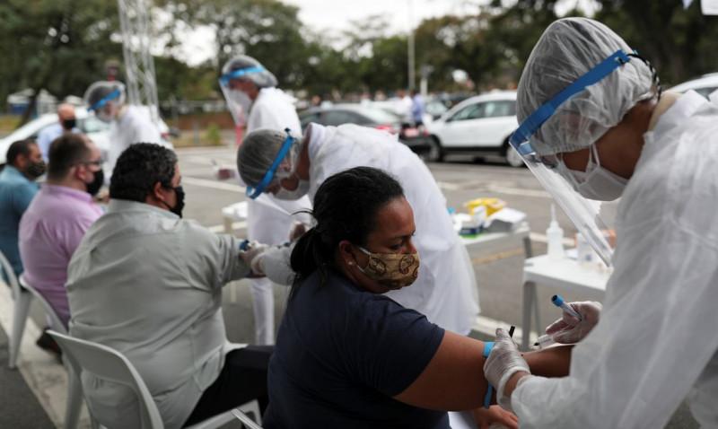 Covid-19: Brasil registra 21,2 milhões de casos e 592,3 mil mortes 