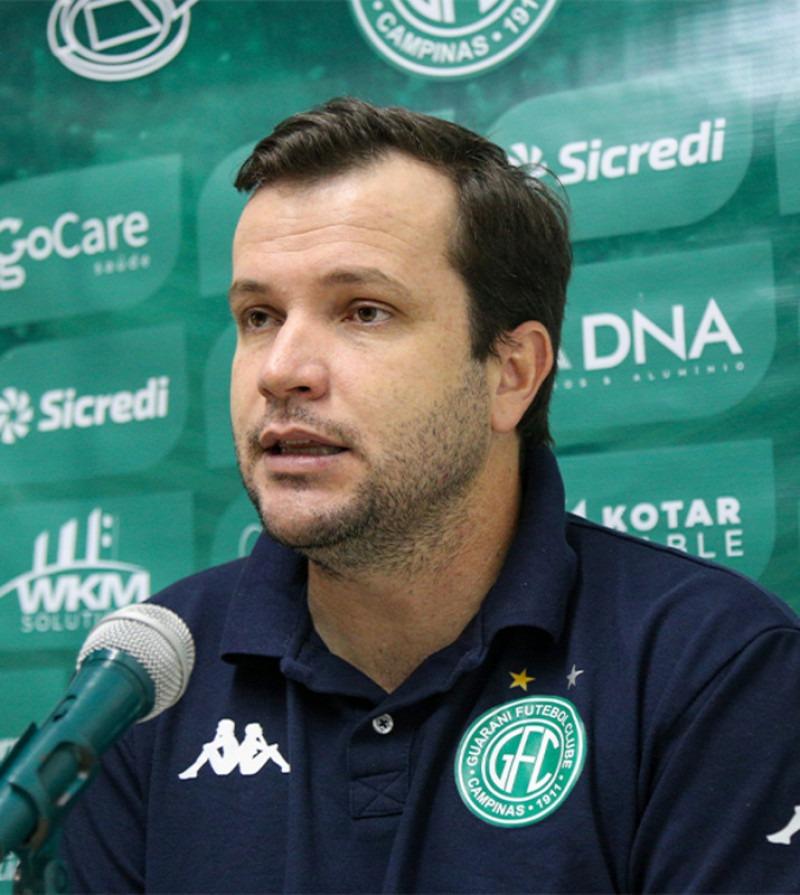 Em entrevista coletiva, o treinador, invicto na história do Dérbi Campineiro, enalteceu fato de o Bugre não ter sido derrotado pela principal rival na condição de visitante (Anderson Stevens)