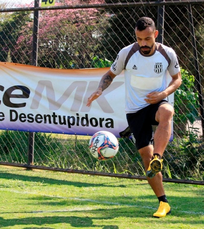 Moisés é dúvida na escalação de Gilson Kleina para Ponte Preta enfrentar o Guarani no Dérbi 201 (Diego Almeida/PontePress)