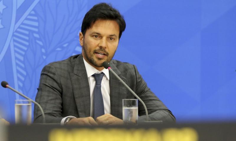 O ministro das Comunicações Fábio Faria,fala à imprensa no Palácio do Planalto (Wilson Dias/Agência Brasil)