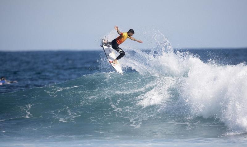 Gabriel Medina conquista título do Circuito Mundial de Surfe 