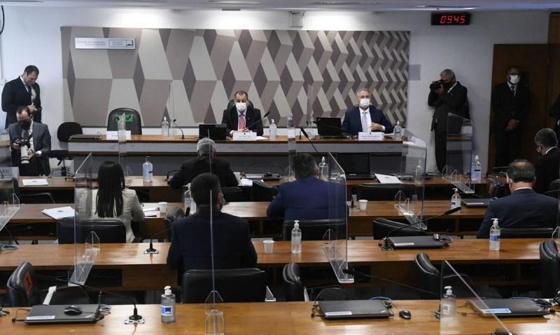 A oitiva de Tolentino estava inicialmente prevista para o último dia 1º, para tratar de suposto esquema de favorecimento da Precisa Medicamentos no Ministério da Saúder
Mesa: r
presidente da CPIPANDEMIA, senador Omar Aziz (PSD-AM); r
relator da CPIPANDEMIA, senador Renan Calheiros (MDB-AL).r

Foto: Jefferson Rudy/Agência Senado (Jefferson Rudy)