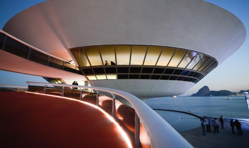 Niterói - Reabertura do Museu de Arte Contemporânea (MAC) de Niterói após mais de um ano de reformas no prédio projetado por Oscar Niemeyer. (Fernando Frazão/Agência Brasil) (Fernando Frazão/Agência Brasil)