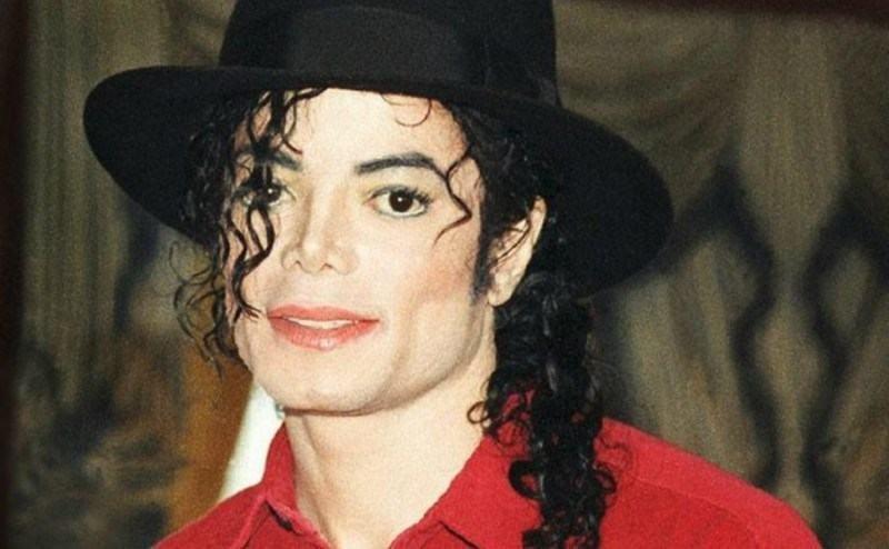 O empresário disse que a família Jackson tem planos de gravar um novo álbum de estúdio, o primeiro desde 1989 (Divulgação)