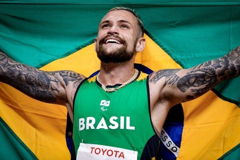 Foi no "photo finish" que a prova foi decidida de 100m da classe T63 (Wander Roberto/CPB)
