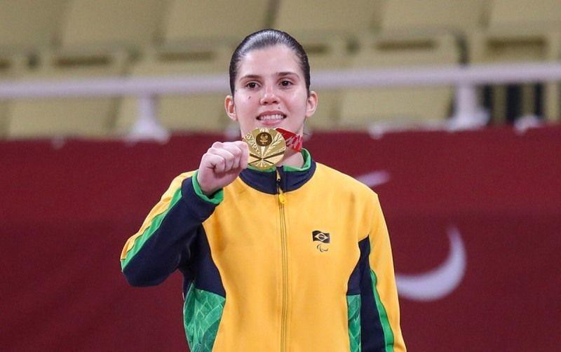 Na estreia, Alana venceu a italiana Matilde Laurie com um ippon aplicado em apenas sete segundos (Divulgação)