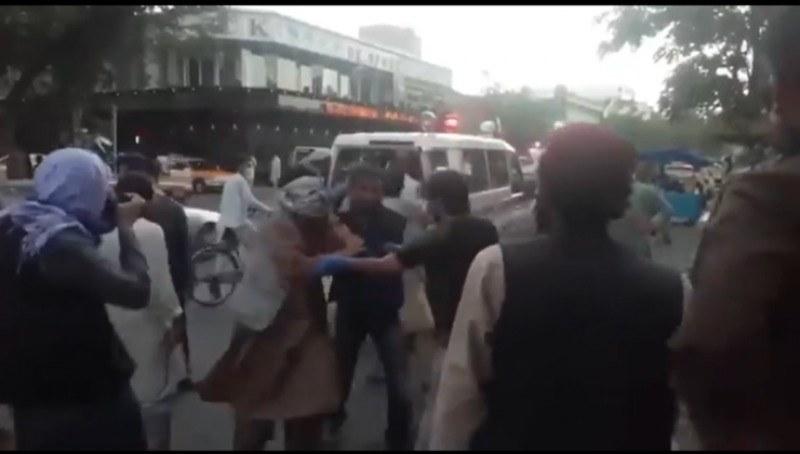 Ao menos 13 pessoas morreram no ataque feito por homem-bomba (Reprodução)