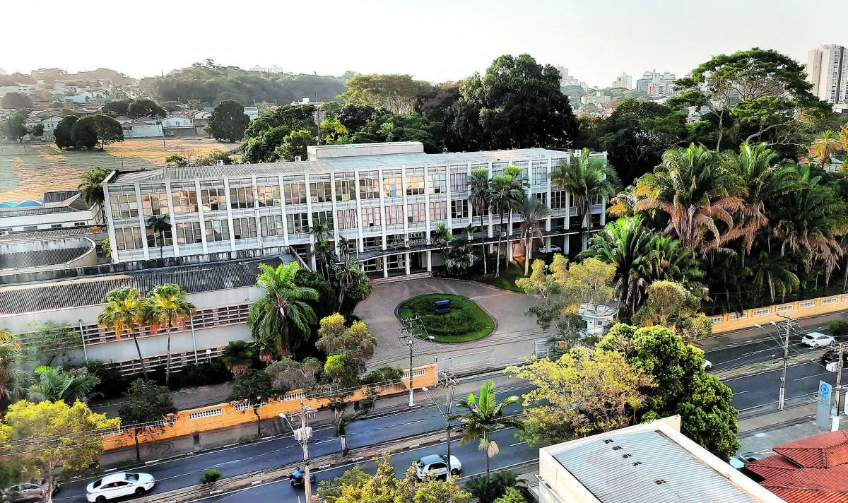 Edifício sede do Instituto Agronômico de Campinas: cessão do imóvel à Prefeitura comprometeria pesquisas, alegam os funcionários (Diogo Zacarias/Correio Popular)