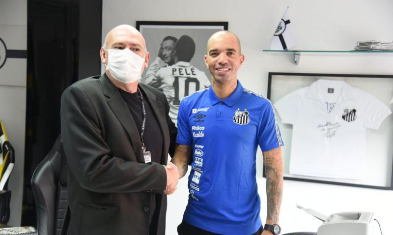 Santos anuncia a contratação de Diego Tardelli 