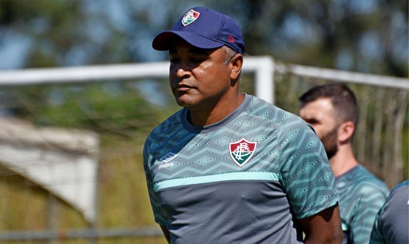  Roger Machado quer força máxima contra Criciúma nesta terça-feira 