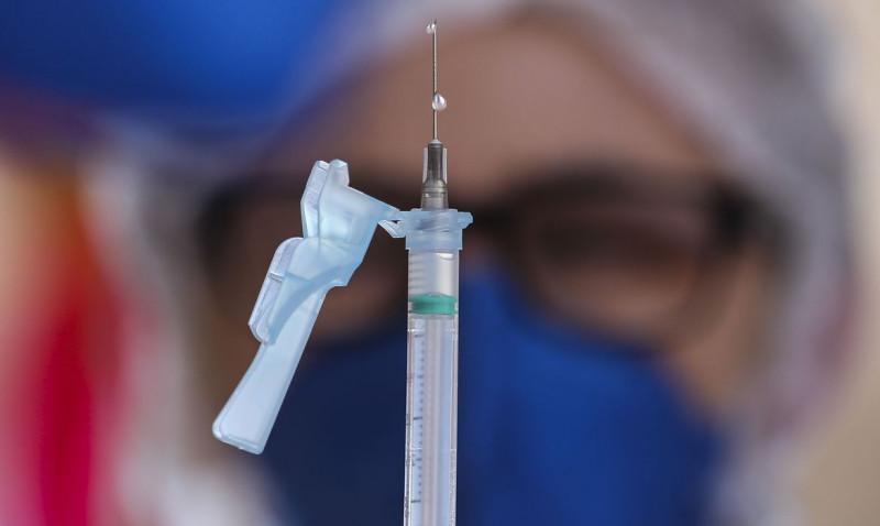 O Distrito Federal começou a vacinar pessoas com 49 anos a partir de hoje. A vacinação contra a Covid-19 começou no dia 19 de janeiro e o DF já  recebeu 1.455.070 doses de imunizantes. (Fabio Rodrigues Pozzebom/Agência Brasil)