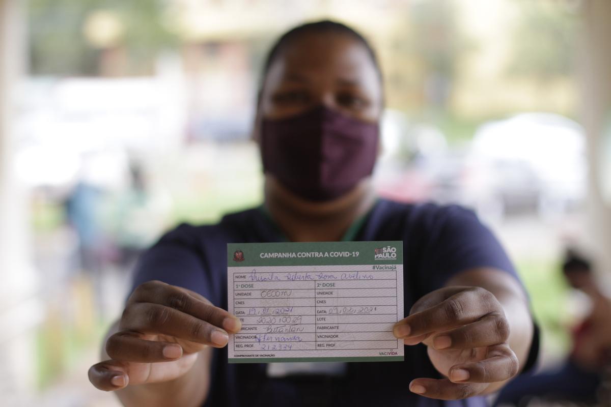 A t?cnica de enfermagem, Priscila Rosa Avelino, est? feliz da vida (Importação)
