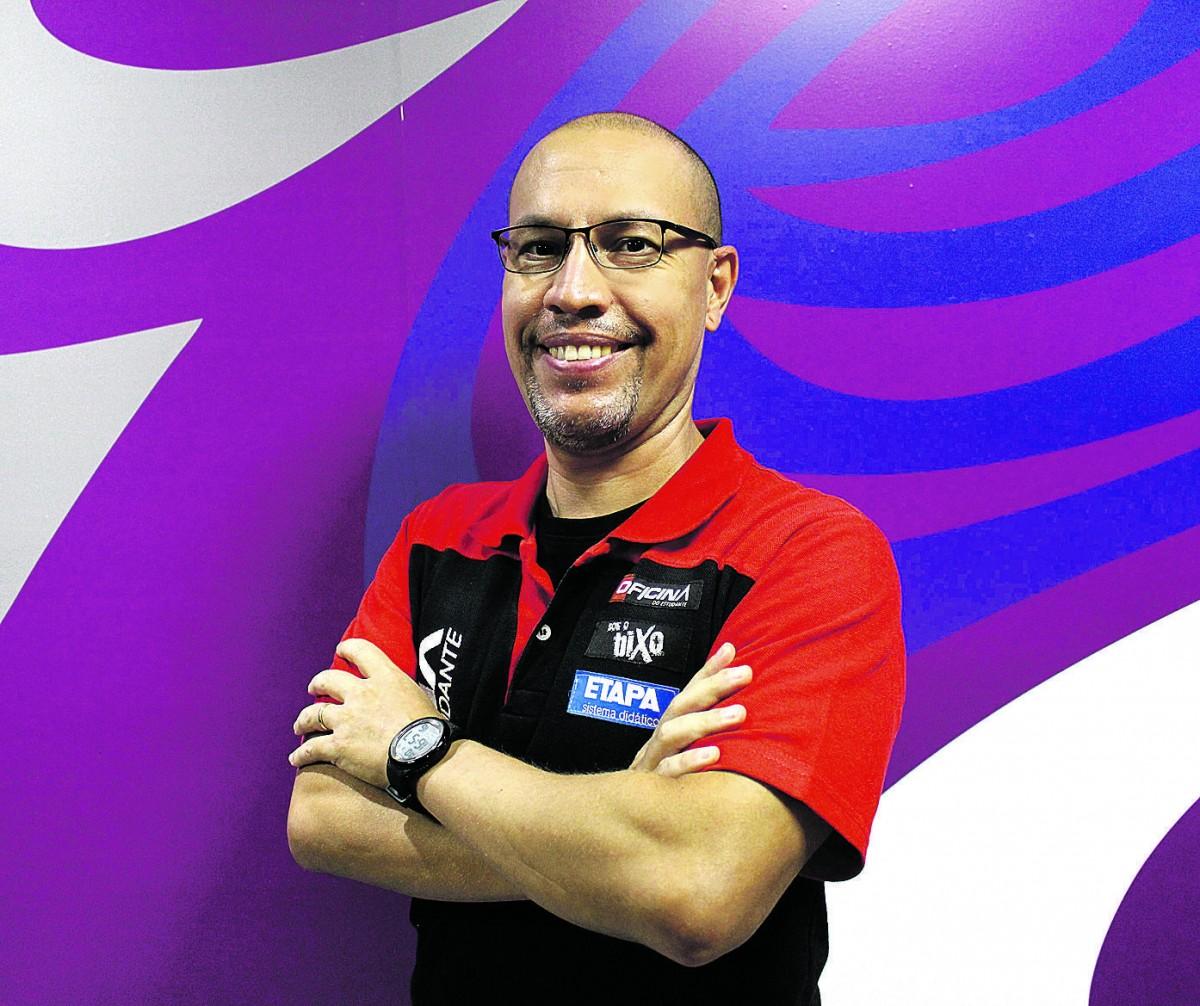 Alfredo Terra Neto, orientador educacional do Curso Pr?-Vestibular Oficina do Estudante, para quem o teste dever? ser cansativo e desafiador (Importação)