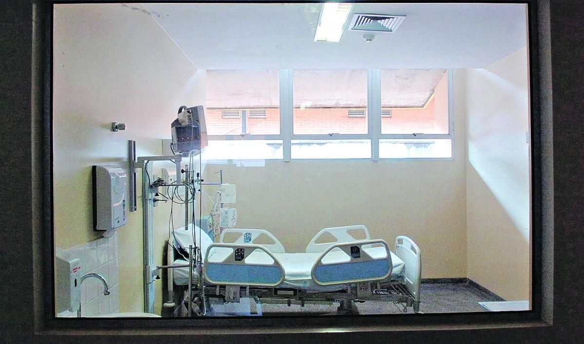 Dos 226 leitos exclusivos para pacientes com Covid-19 nas redes pública e particular, 180 estavam ocupados ontem: pressão sobre o sistema (Cedoc/RAC)