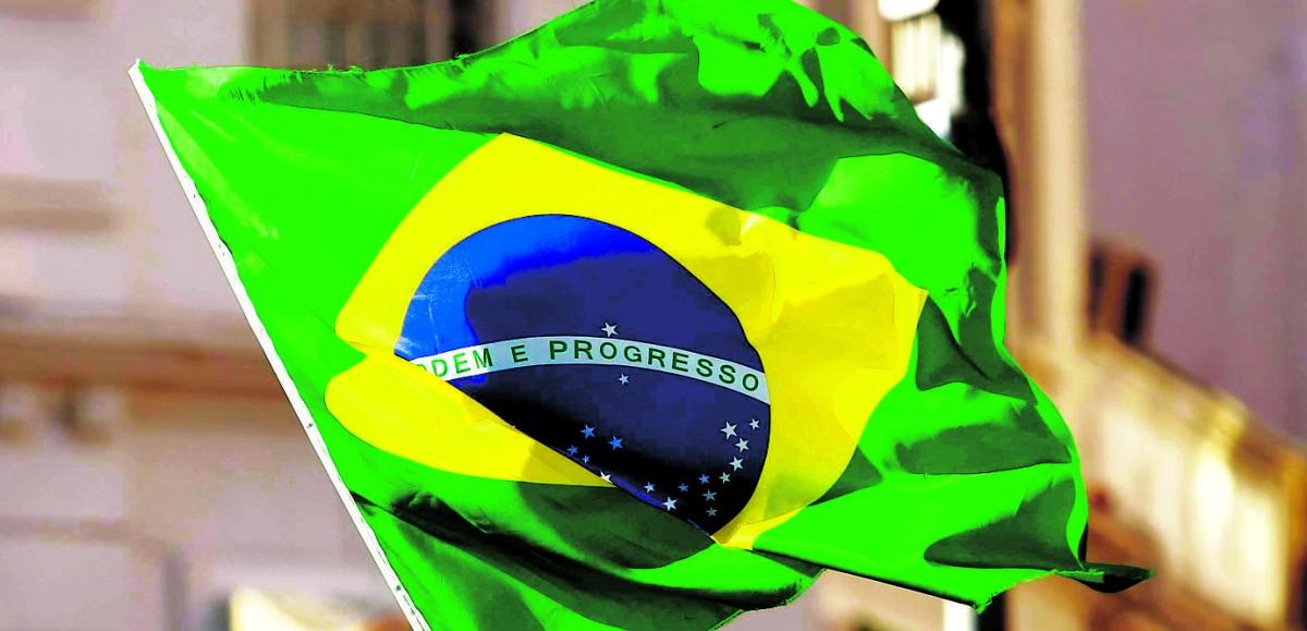 Bandeira tremula na metrópole campineira indicando a esperança de dias melhores em meio às dores cotidianas (LEANDRO FERREIRA/AAN)