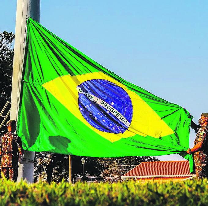 Hasteamento do Pavilhão Nacional ocorreu na última sexta-feira  (Divulgação)