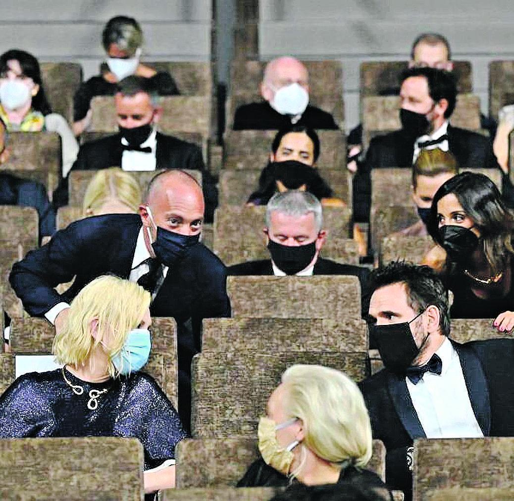 Festival de Veneza: todos têm que usar máscaras o tempo inteiro, inclusive nas sessões e tapete vermelho (Divulgação)
