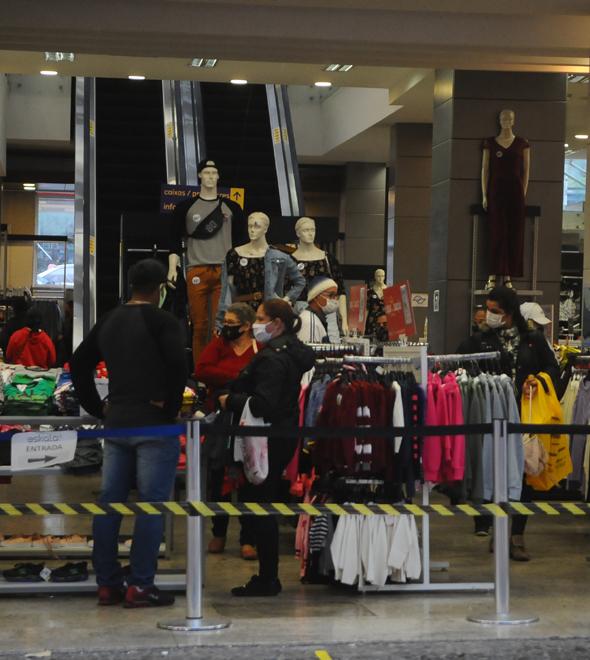 A movimentação de clientes na segunda semana de agosto surpreendeu os comerciantes do Centro (Wagner Souza/AAN)