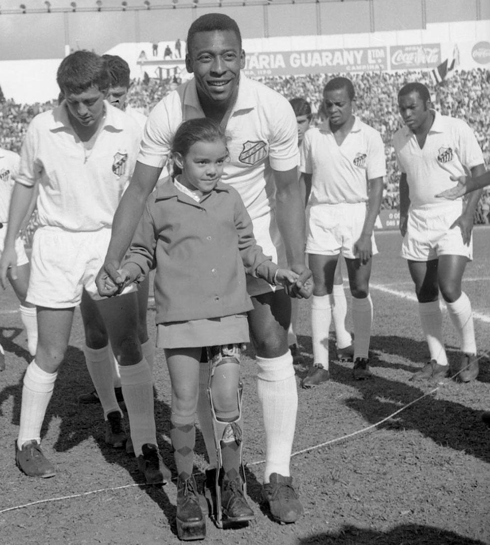 Pouco depois de ser tricampeão do mundo, Pelé jogou no Majestoso (Coleção Aristides Pedro da Silva (V8)/Centro de Memória-Unicamp)