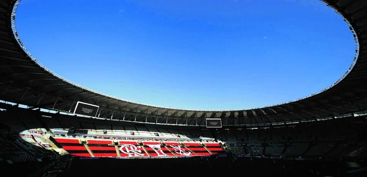 Com arquibancadas vazias, Maracanã foi palco da estreia do Flamengo no Brasileirão, domingo, mas com derrota (Mauro Pimentel/AFP)