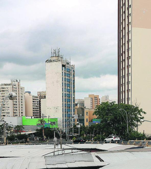 Campinas baixou os índices de ocupação de UTIs, porém, ainda continua com média diária alta de mortes (Leandro Ferreira/AAN)