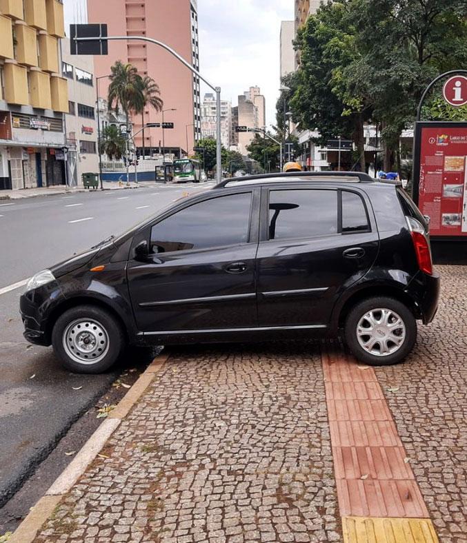 O motorista removeu o veículo antes da chegada do guincho (Maria Teresa Costa/AAN)