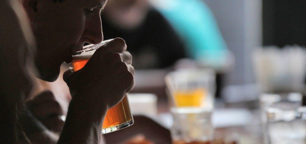 Como refúgio, 24% dos brasileiros escolheram aumentar seu consumo de álcool durante a quarentena por se sentirem tristes ou deprimidos (Divulgação)