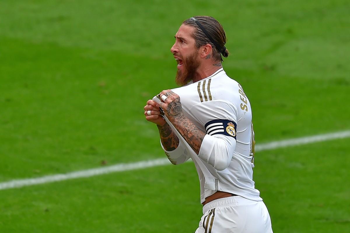 Sergio Ramos comemorando o gol decisivo (ANDER GILLENEA / AFP)