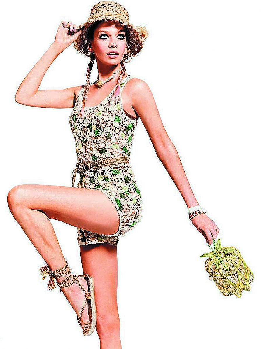 Deslumbrante, Stella Maxwell para a Vogue japonesa (Giulio Rustichelli)