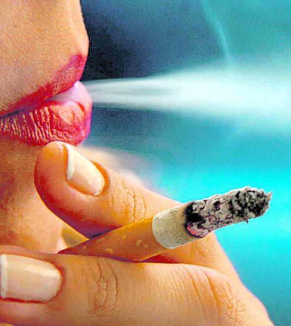 O grande número de consumo de tabaco é um dos fatores que tornam uma área mais suscetível à disseminação do coronavírus (Cedoc/RAC)