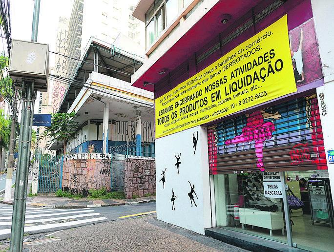 Loja de artigos para dança e o Clube Cultura: atividades encerradas (Leandro Ferreira/AAN)