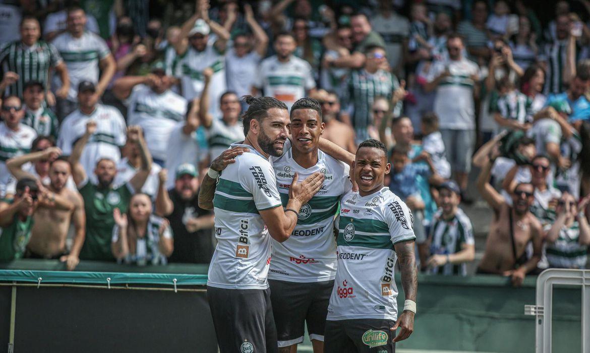 O Coxa abriu o placar aos sete minutos do primeiro tempo (Divulgação)