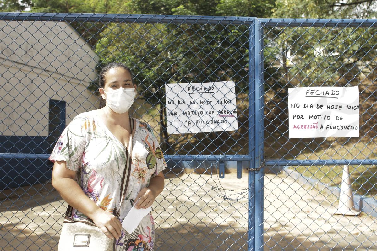 A agente de organização escolar Shislaine de Souza, que estava com sintomas de covid, teve que ir para casa (Kamá Ribeiro)