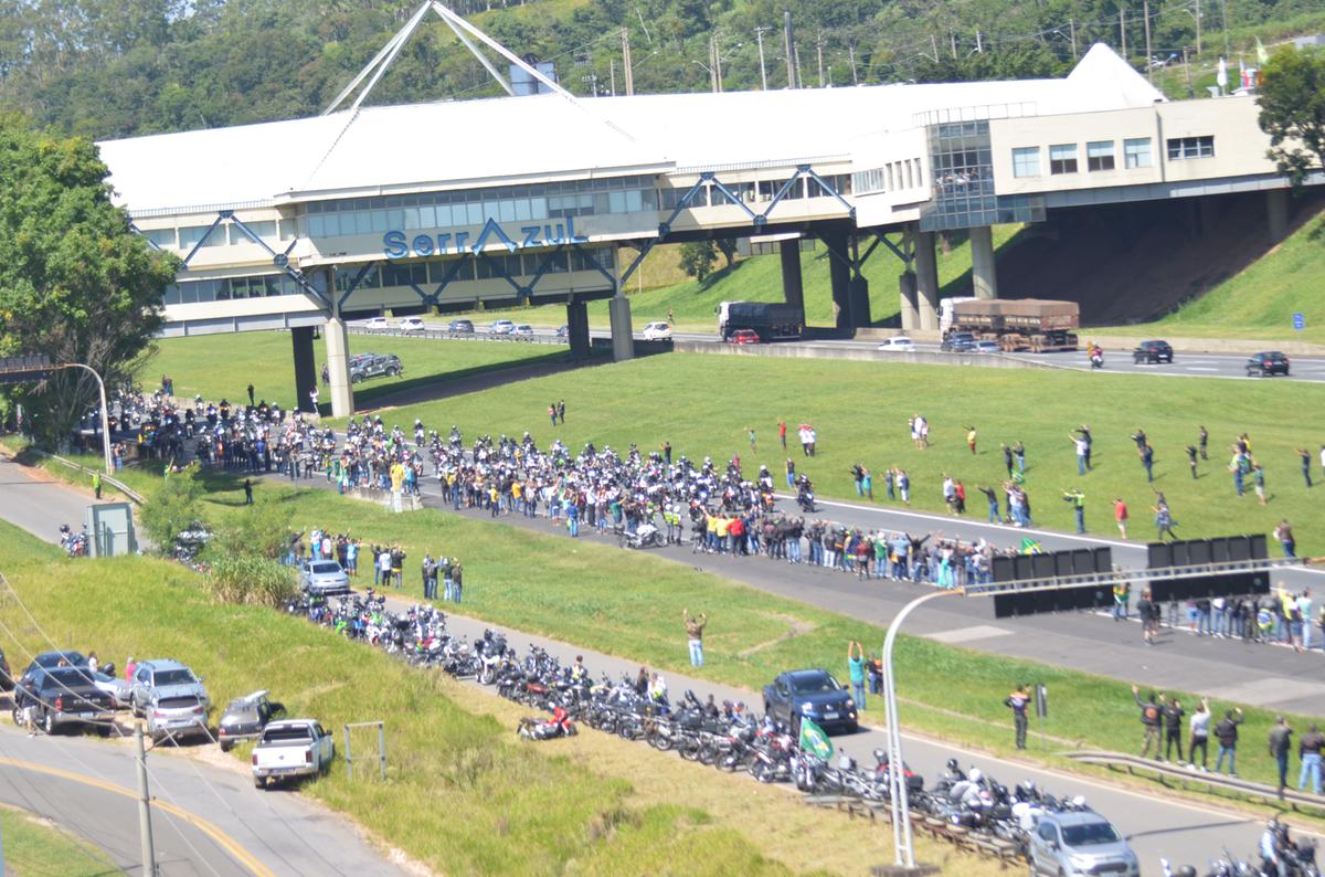 O policiamento contou com um efetivo de mais de 1.900 policiais militares e resultará em um custo de R$ 1 milhão aos cofres do estado (Therson Mehl)