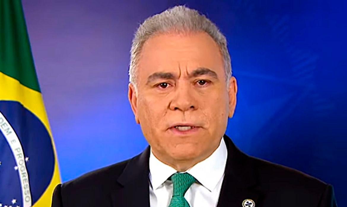 Ministro da Saúde, Marcelo Queiroga, fez pronunciamento neste domingo (Reprodução/ TV Brasil)