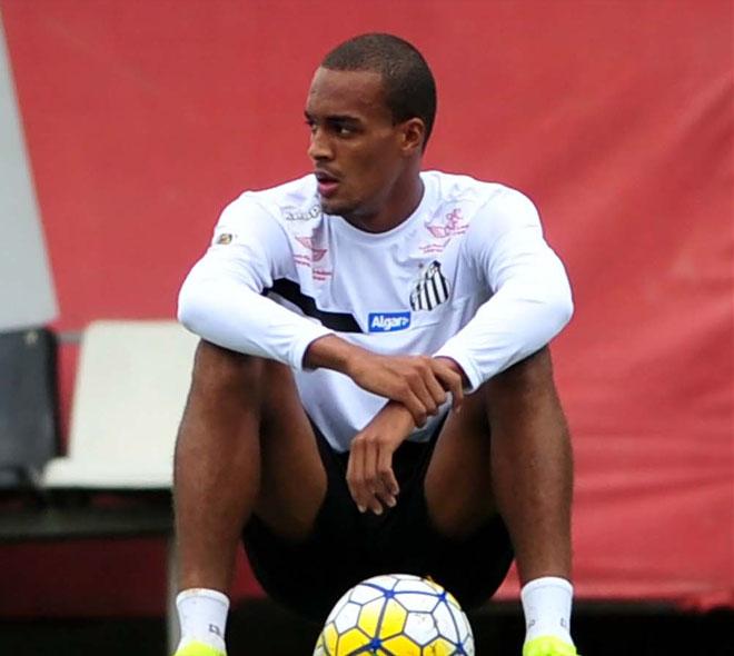 Luiz Felipe lamenta saída de David Braz e luta por sequência no time do Santos (Divulgação/Santos)