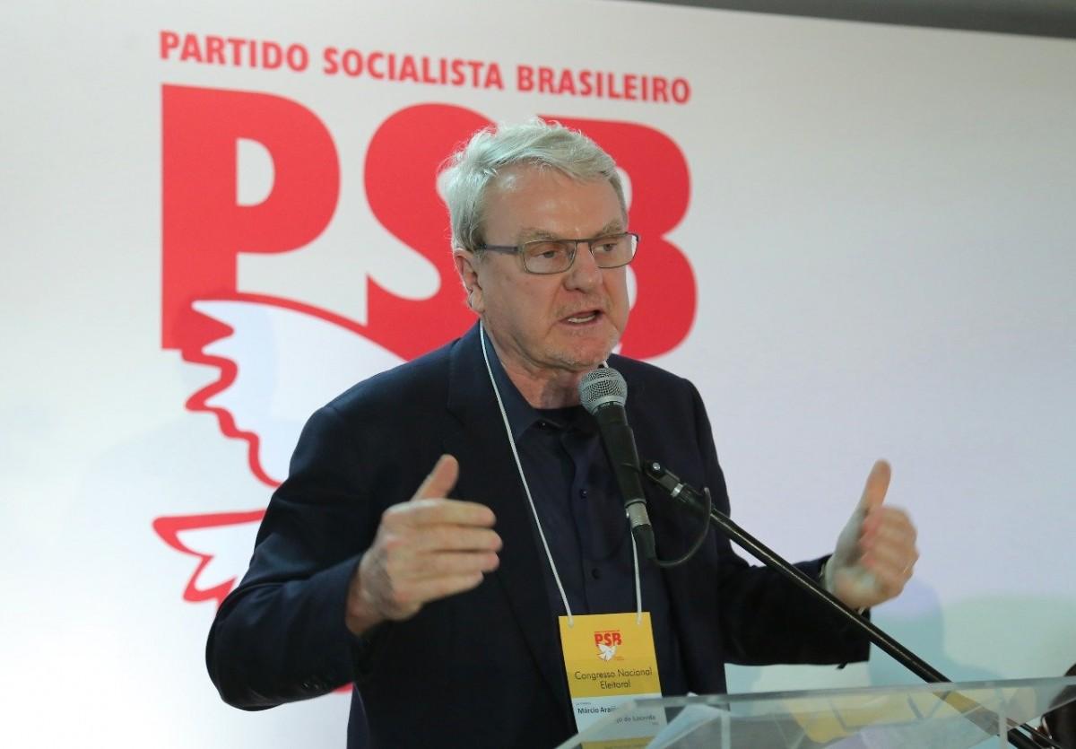O PSB oficializou a decisão de não coligar com nenhum outro partido na disputa à Presidência da República ( )