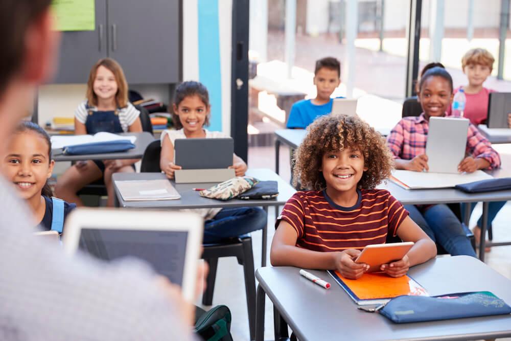 Escolas focam na 'alfabetização' para vida online (Divulgação)