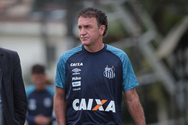 Cuca relaciona Carlos Sánchez e González no Santos; Bryan Ruiz fica de fora (Divulgação/Santos)