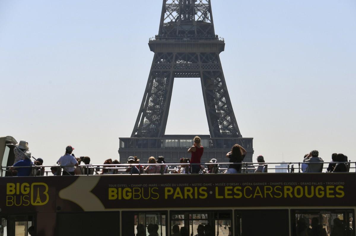 Torre Eiffel volta a abrir após greve (AFP)