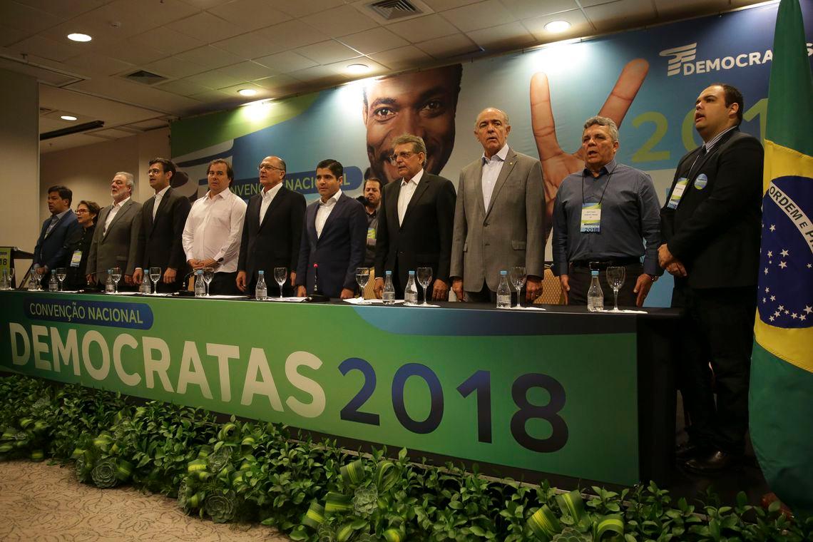 Em convenção nacional, o Democratas (DEM) oficializou hoje (2) o apoio à pré-candidatura do ex-governador de São Paulo Geraldo Alckmin (PSDB) à Presidência da República (José Cruz/Agência Brasil)