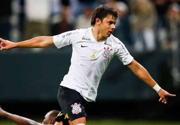 Atacante paraguaio marca o sexto gol nos três últimos jogos pelo Timão (Divulgação)