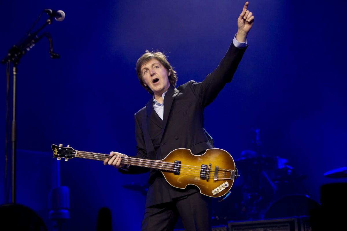 Paul McCartney argumenta que as canções são muito complexas e não são compostas por apenas "três acordes" (Cedoc/RAC)
