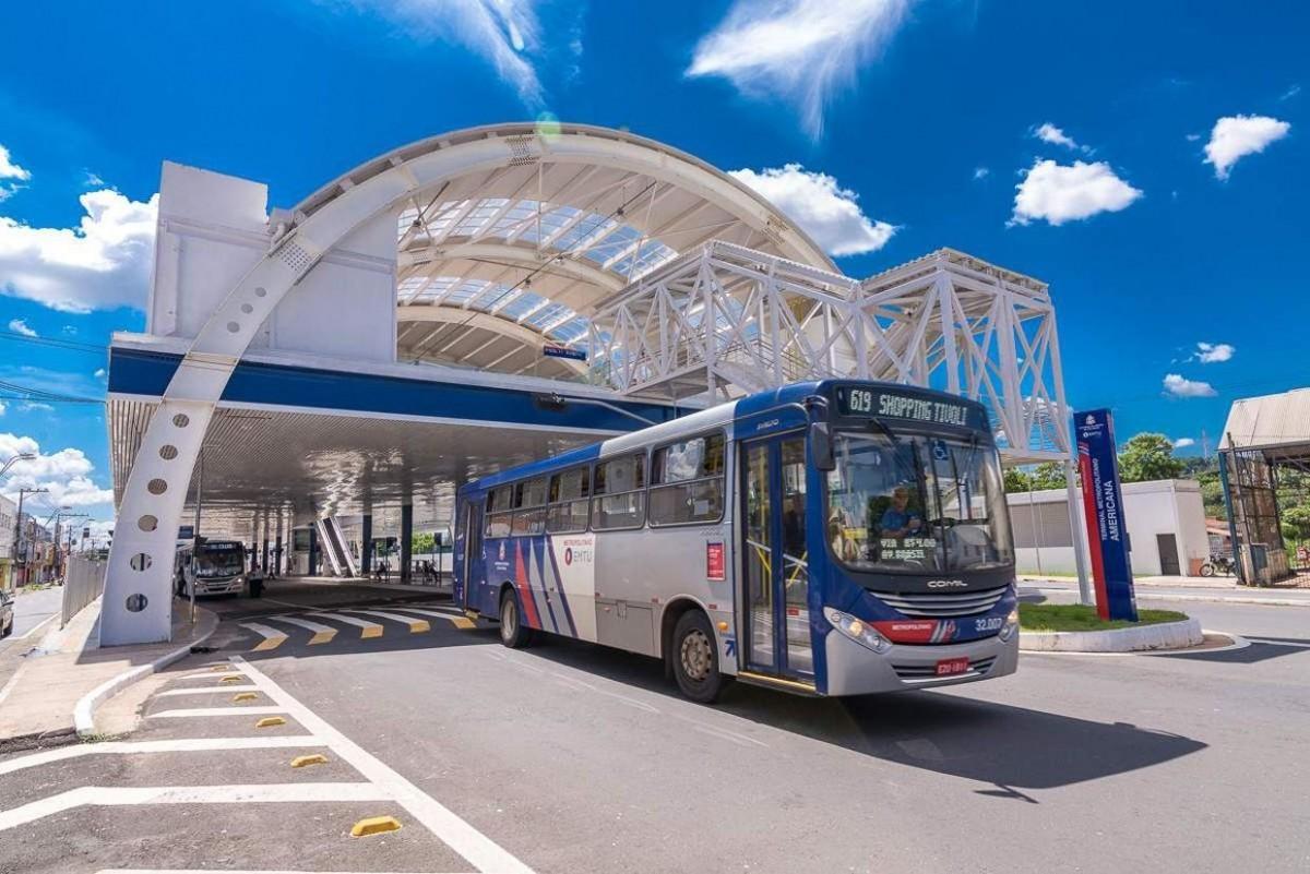 A demanda de usuários a ser atendida pelo corredor é de 95 mil passageiros por dia ( )