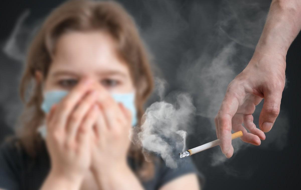Fumante passivo diminui no trabalho (iStock/Banco de Imagem)
