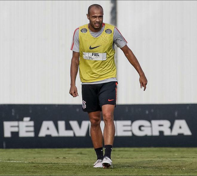 Jonathas sente a coxa e Roger deve ser titular do Corinthians no sábado (Divulgação/Corinthians)