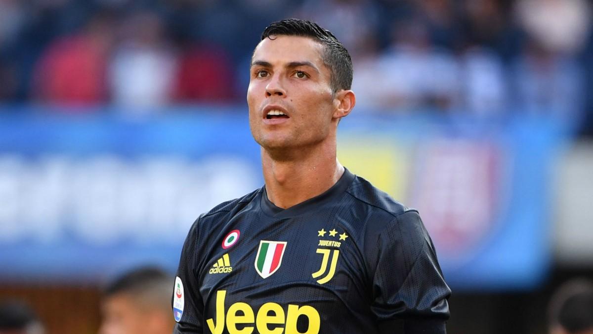 Allegri revela que pensa em poupar Cristiano Ronaldo em alguns jogos da Juventus (AFP)