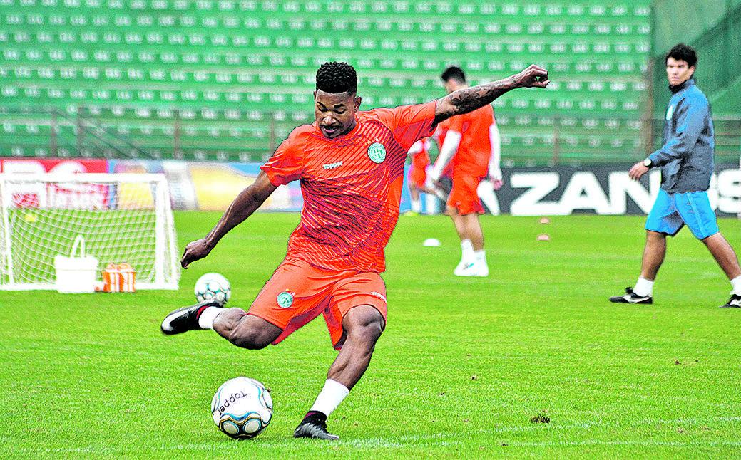 O meia Jefferson Nem será um dos estreantes do Guarani na partida que começa às 19h, no Castelão (GuaraniPress)