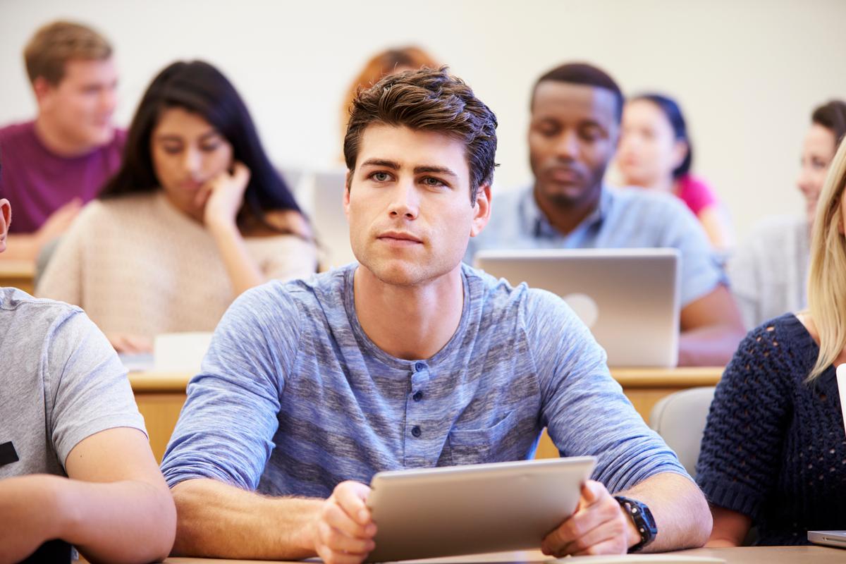 Para o vestibular 2019, 80% das 3.340 vagas serão para o processo tradicional e 20% via Exame Nacional do Ensino Médio (Enem) (Divulgação)